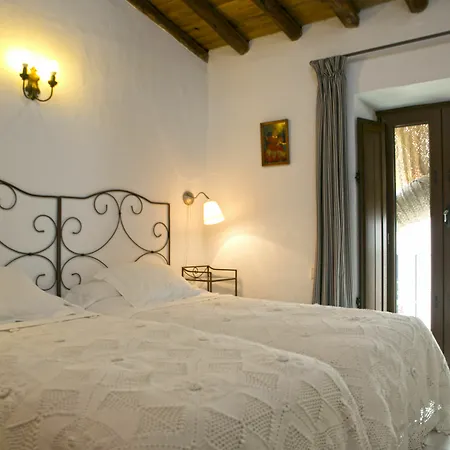 莫拉达艾默萨酒店 2*